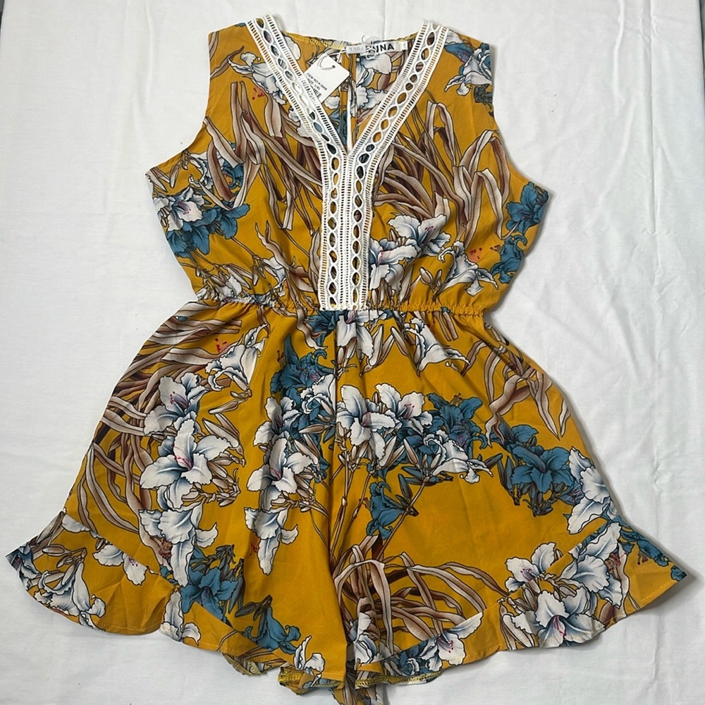 Floral print short romper